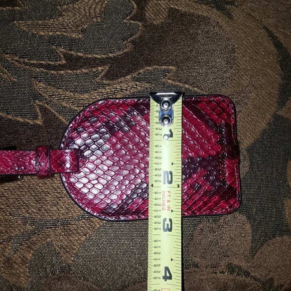 Michael Kors Snake Skin Leather Luggage Tag. - Picture 4 of 7